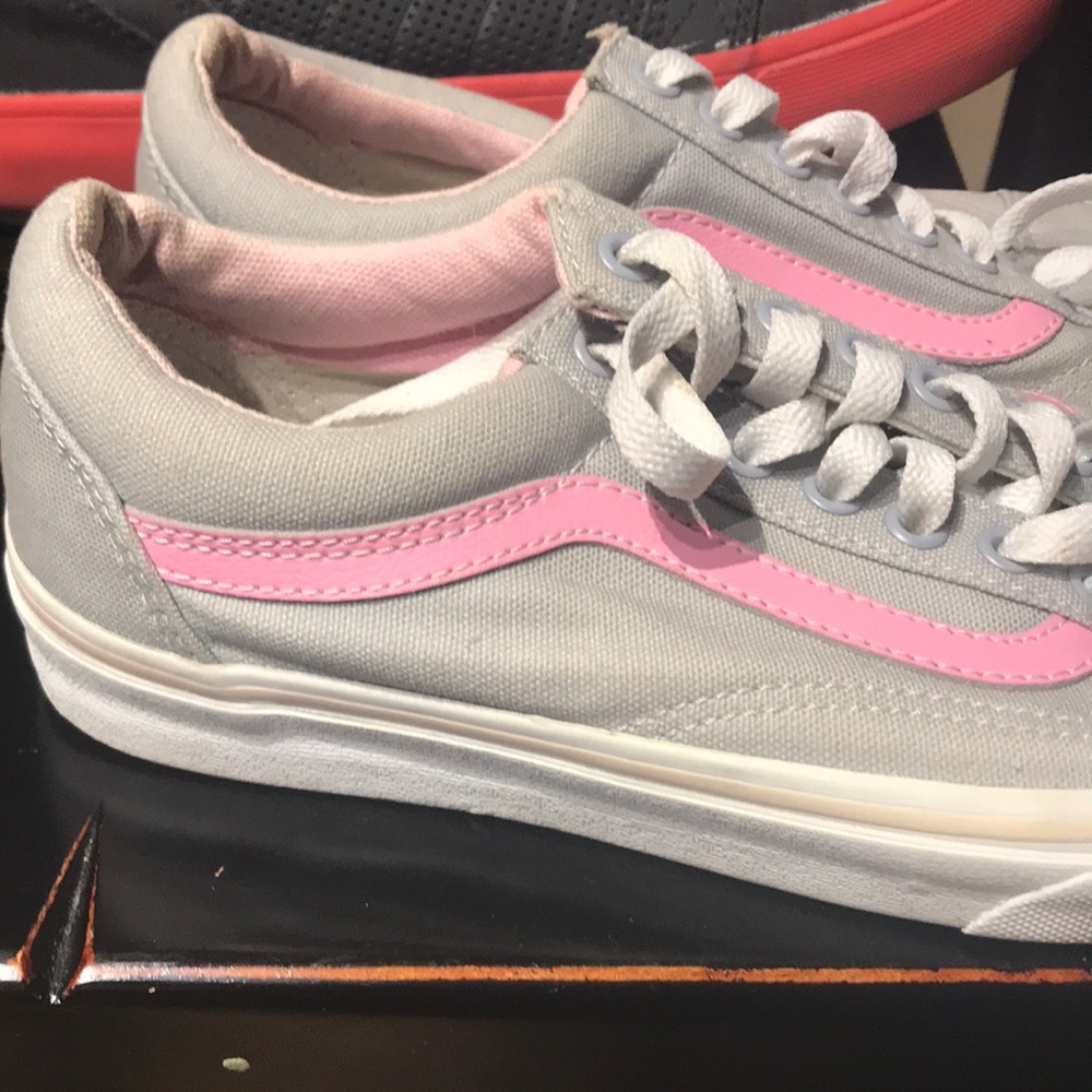 Size 8 women’s Vans.  SOLD